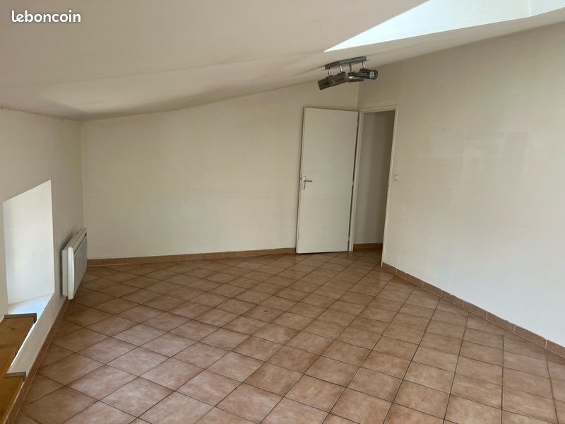 Appartement à louer, 77m², Ancône