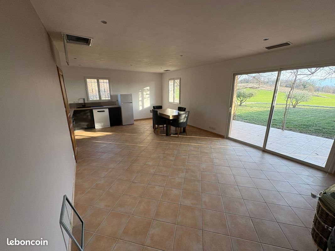 Maison à louer, 52m², Viens