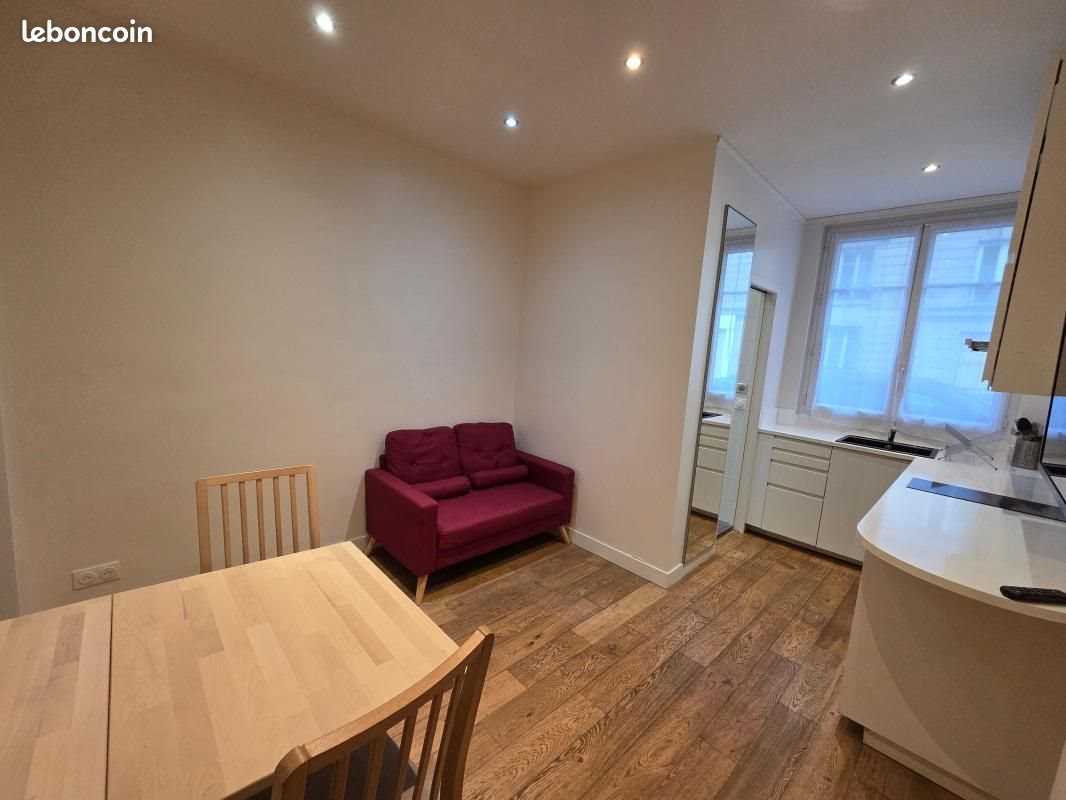 Appartement à louer, 25m², Paris 18ème