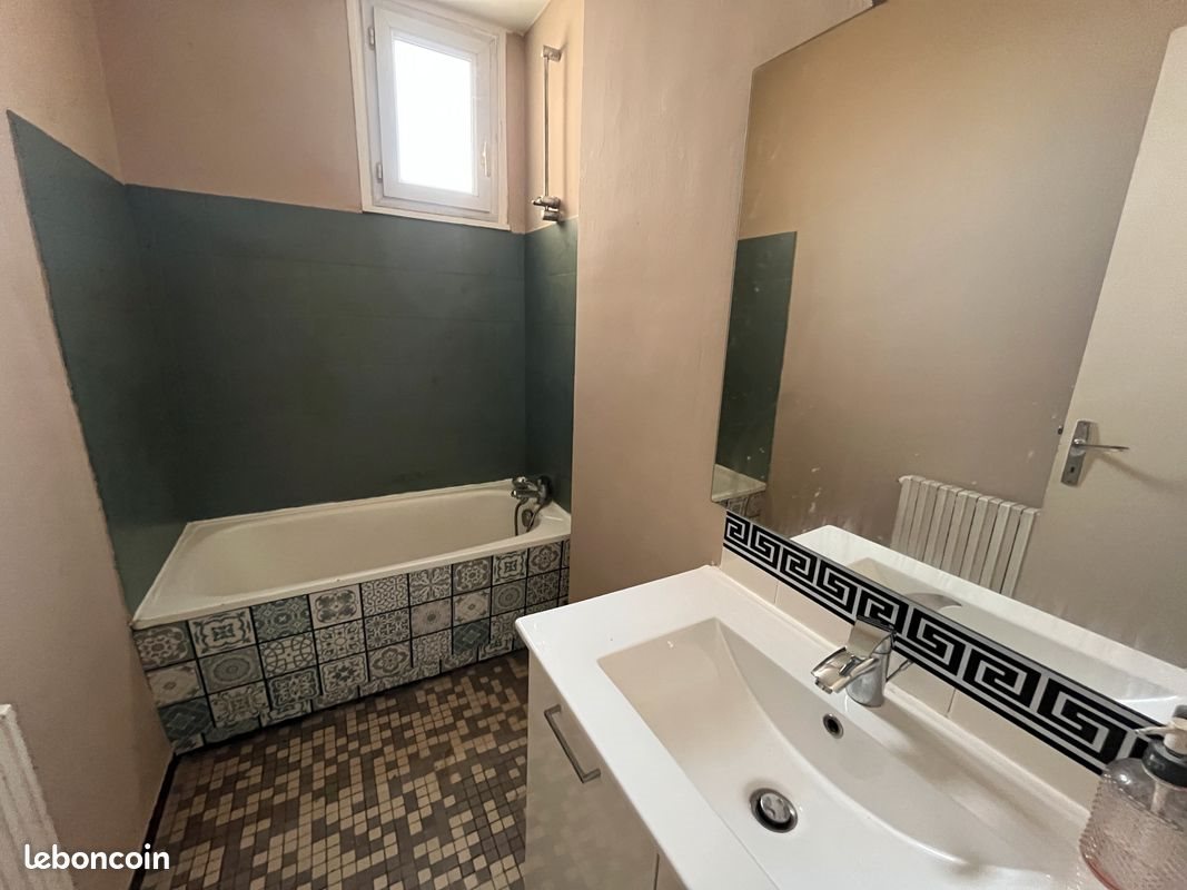 Appartement à louer, 56m², Nîmes