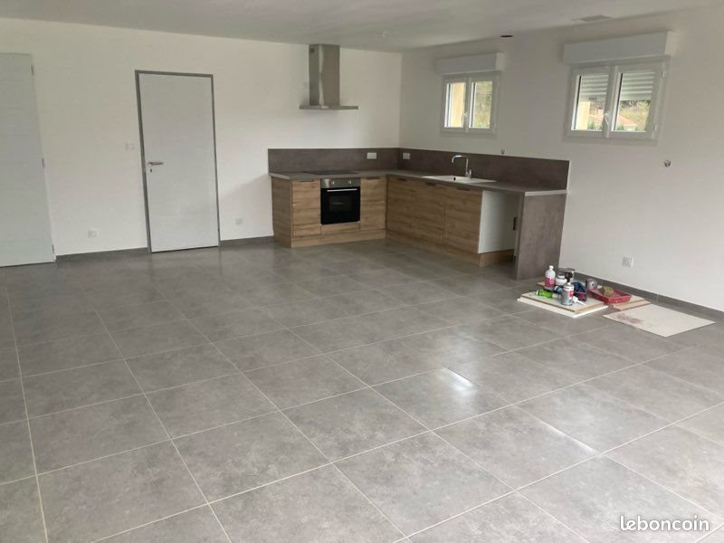 Maison à louer, 90m², Cavillargues