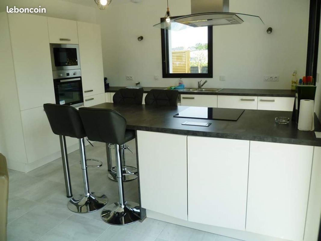 Maison à louer, 76m², Roussillon