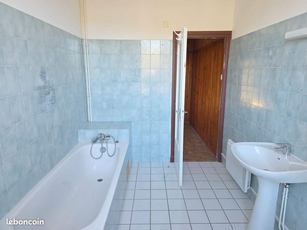 Appartement à louer, 80m², Thizy