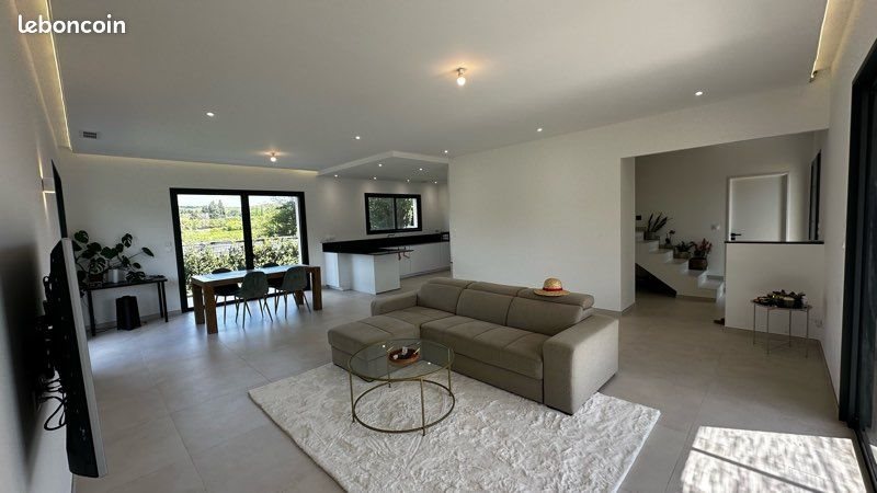 Maison à louer, 160m², Piolenc