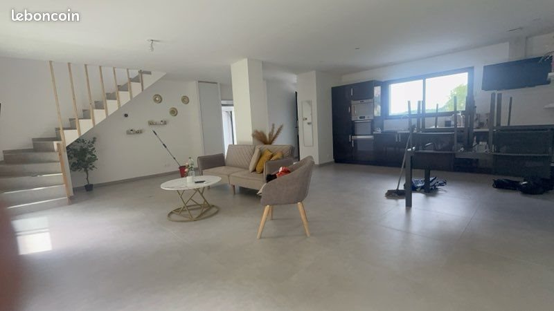 Maison à louer, 107m², Sillingy