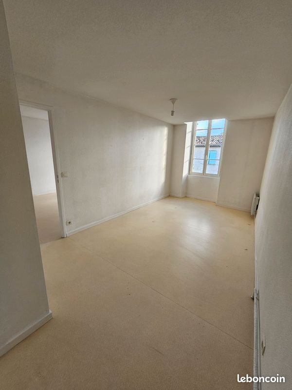 Appartement à louer, 68m², Auros