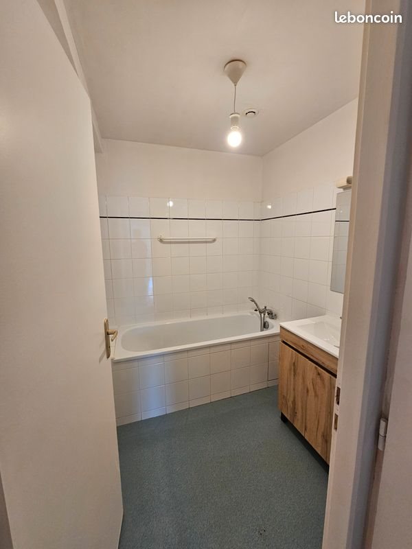 Appartement à louer, 68m², Auros