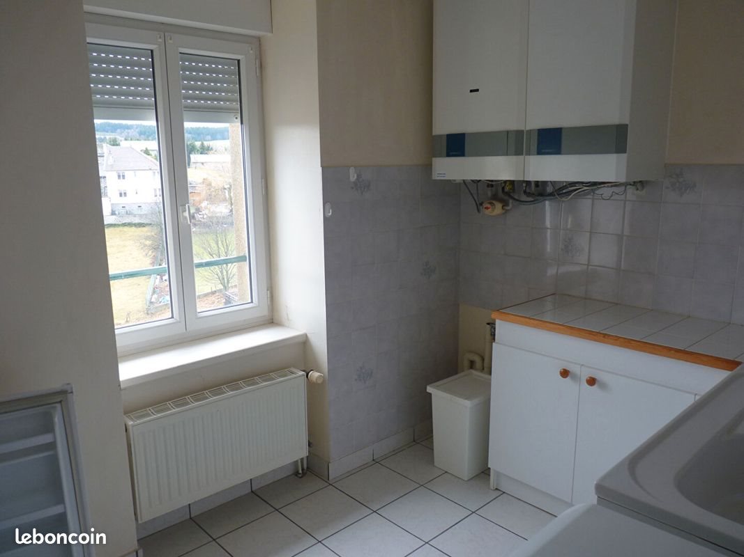 Appartement à louer, 37m², Saint-Jeures