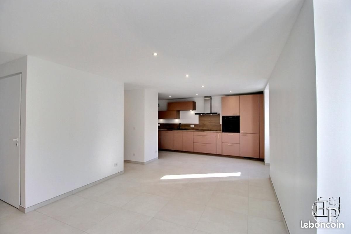 Appartement à louer, 121m², Saint-Julien-en-Genevois