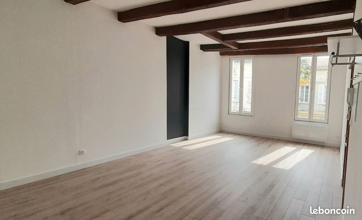 Appartement à louer, 47m², Rochefort