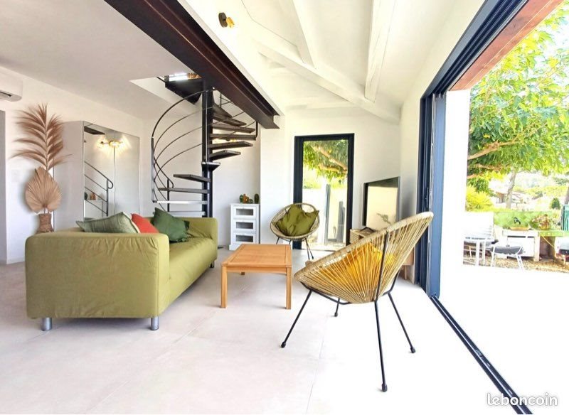 Maison à louer, 100m², Saint-Cyr-sur-Mer