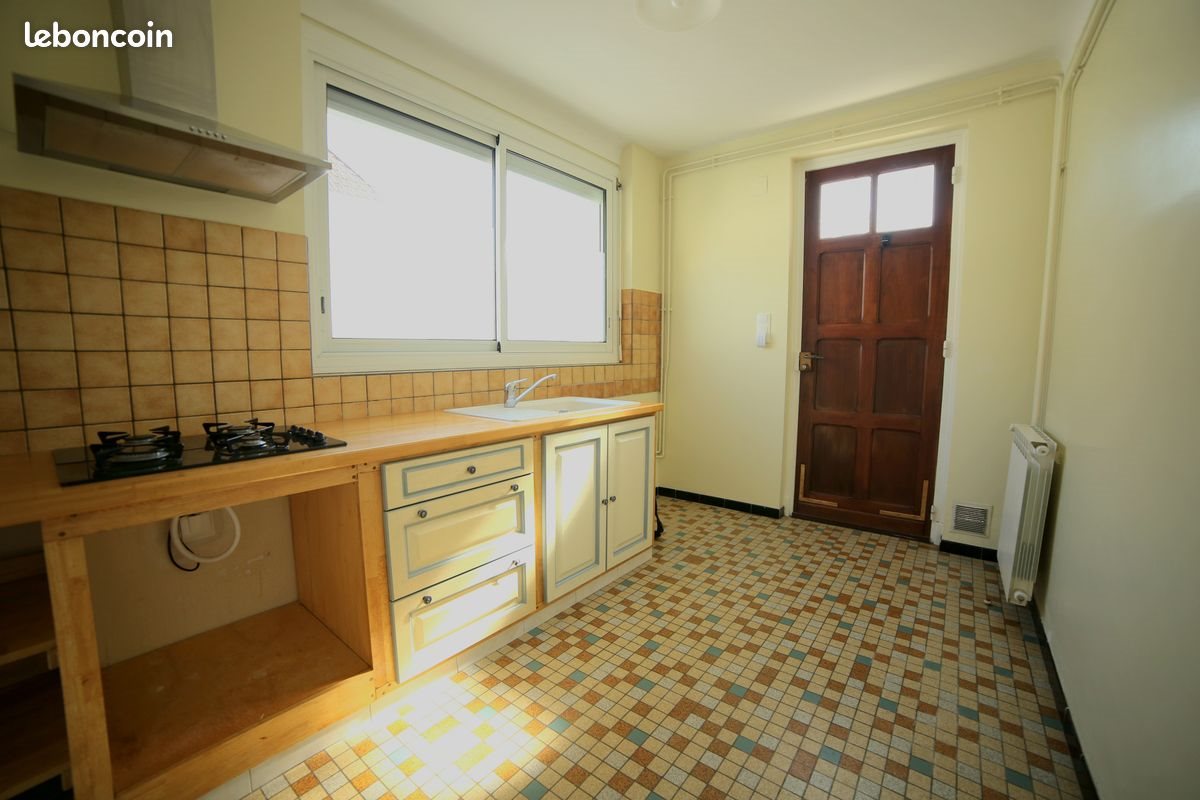 Maison à louer, 101m², Gelos