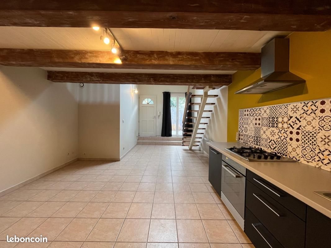 Appartement à louer, 74m², Grans