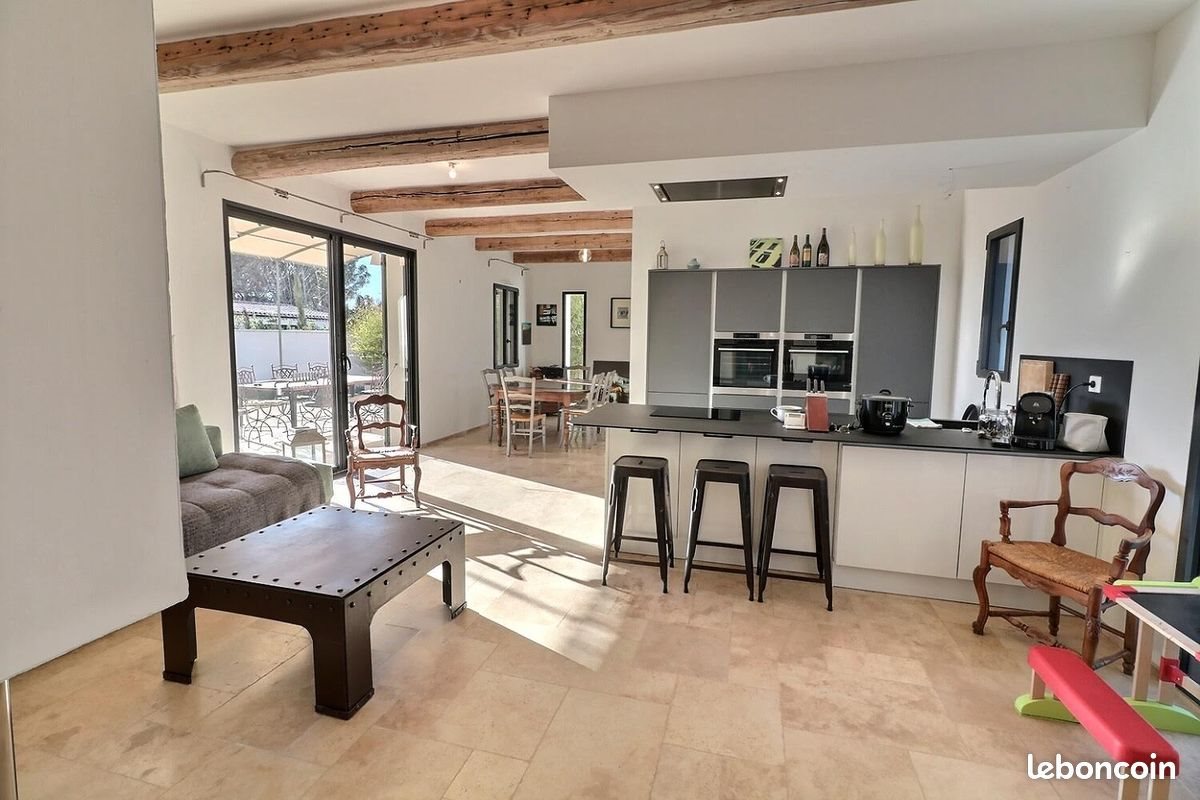 Maison à louer, 165m², Saint-Martin-de-Crau