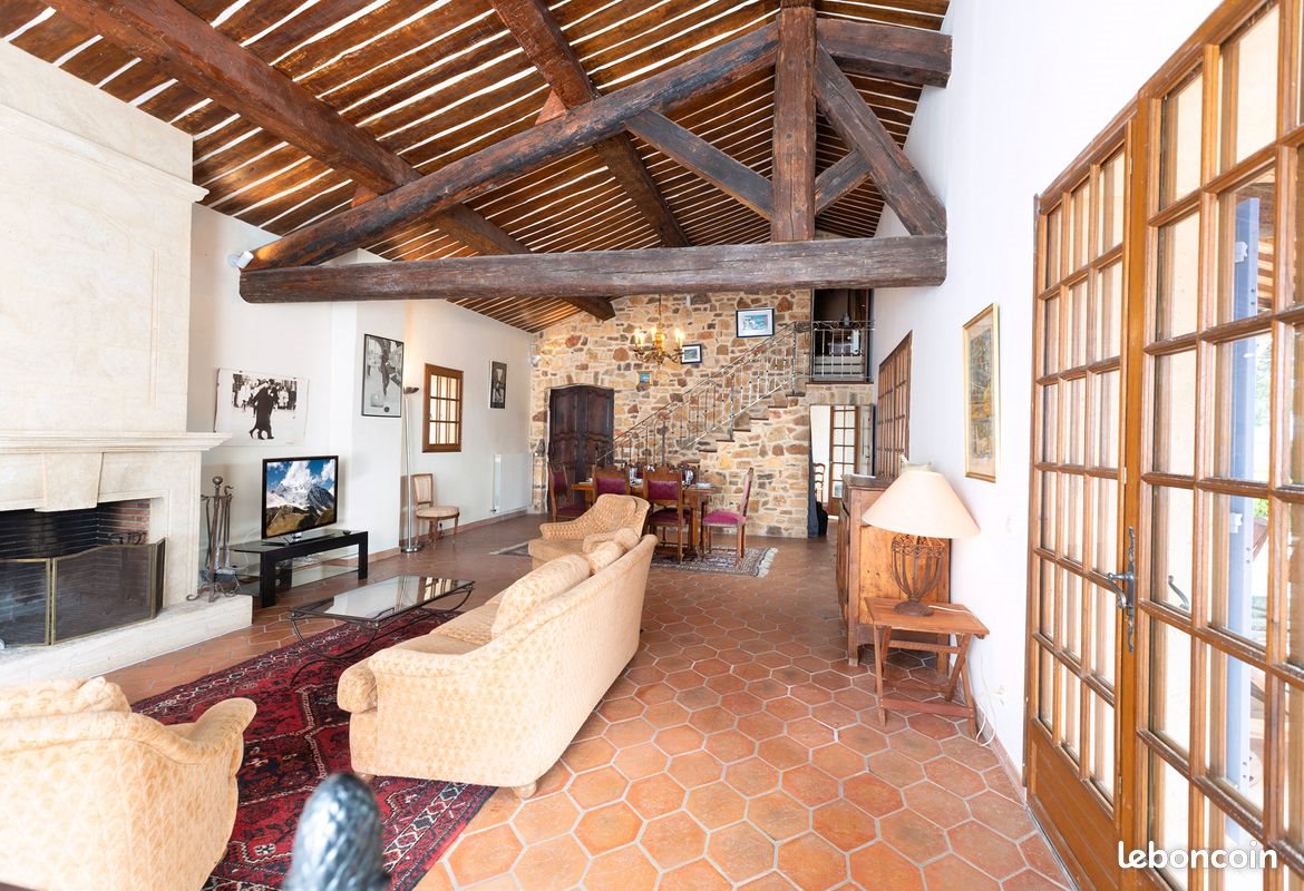 Maison à louer, 262m², Cassis