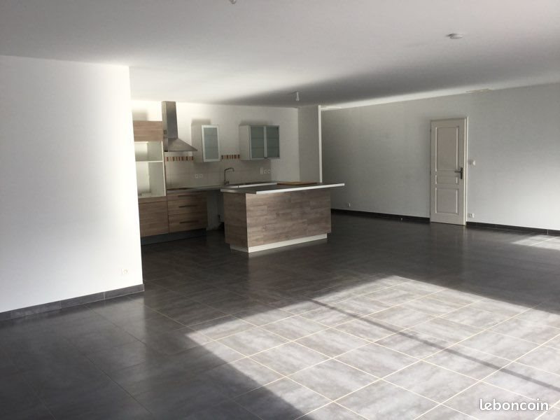 Maison à louer, 128m², Vendres