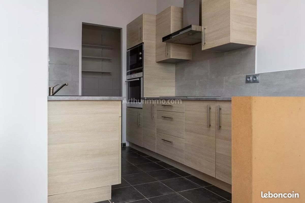 Appartement à vendre, 55m², Saint-Clair-de-la-Tour