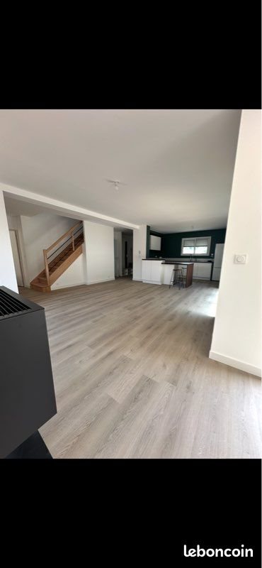 Maison à louer, 124m², Montfort-sur-Meu