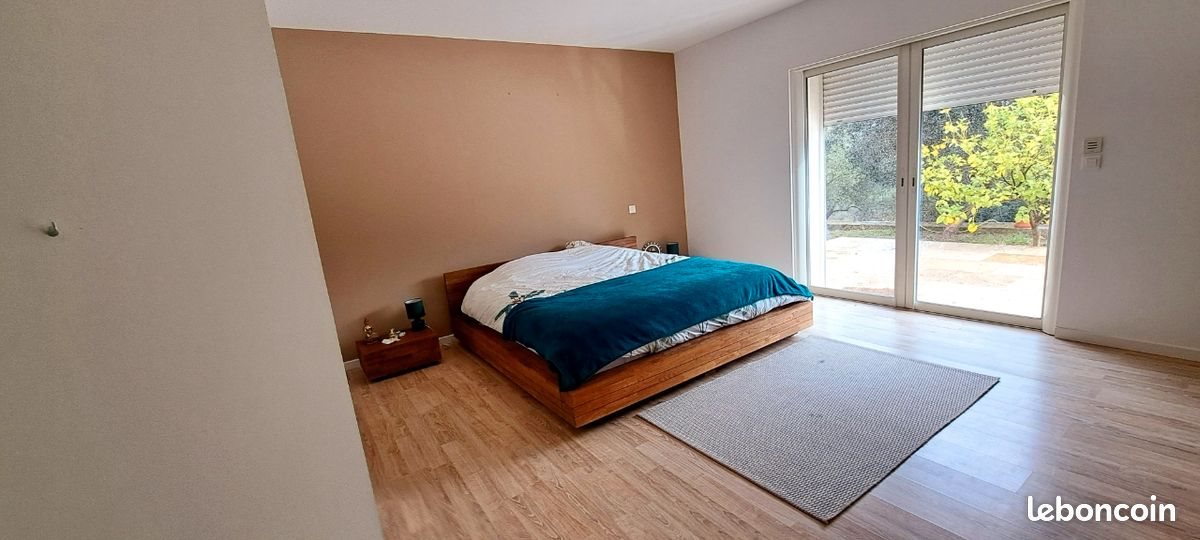 Maison à louer, 260m², Seillans