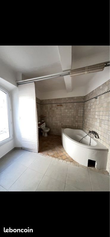 Maison à louer, 60m², Eyguières