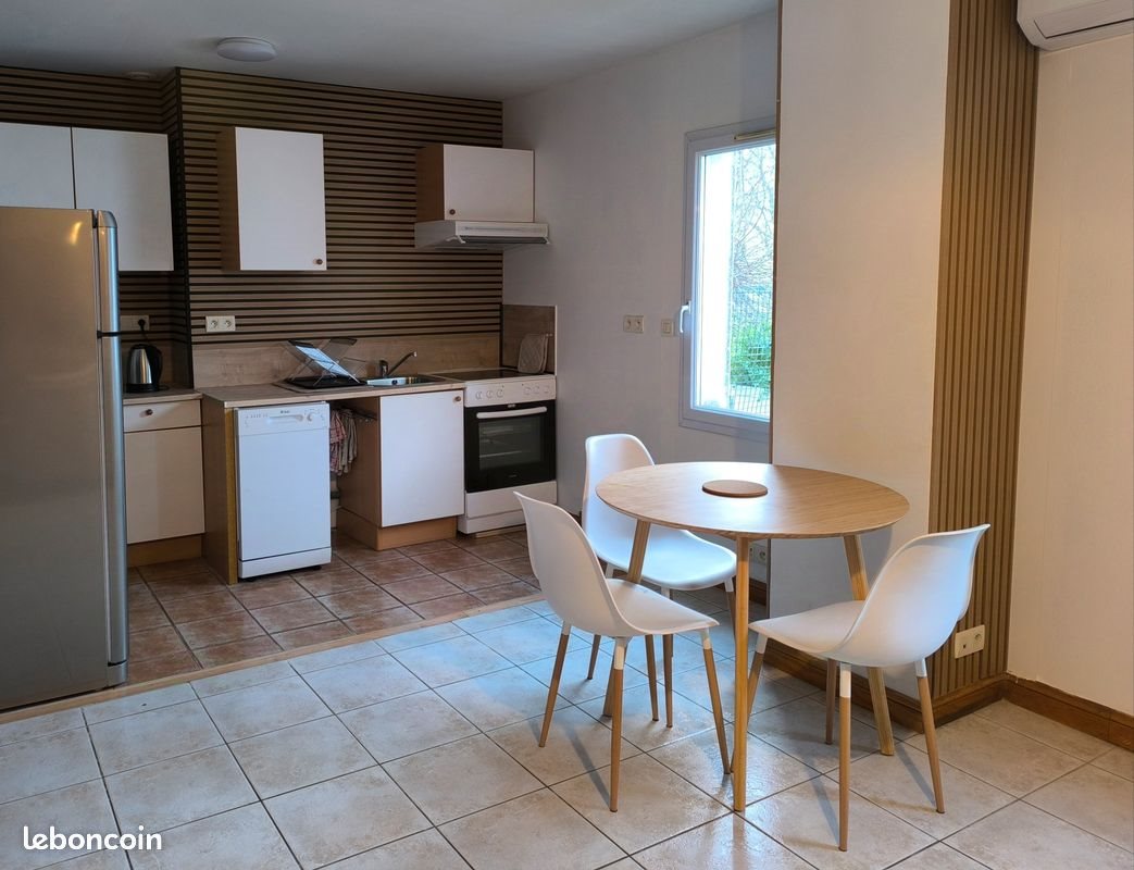 Appartement à louer, 45m², Rochefort