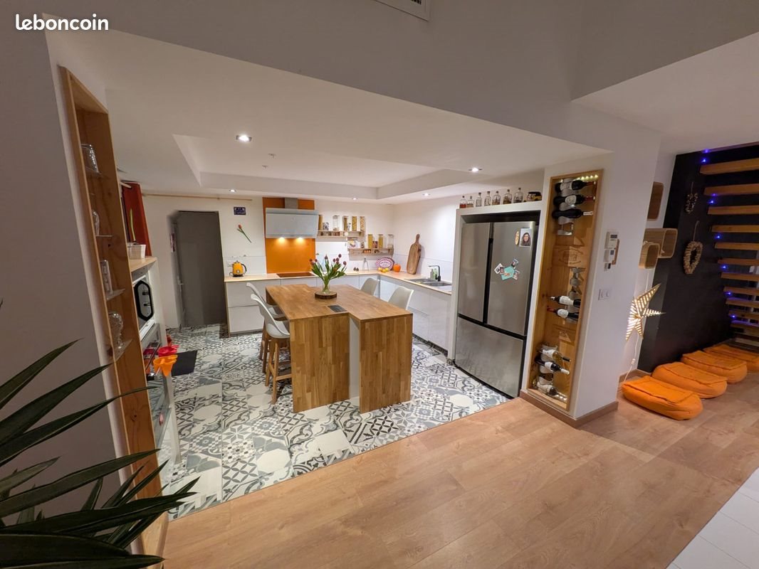 Maison à louer, 170m², Laruscade