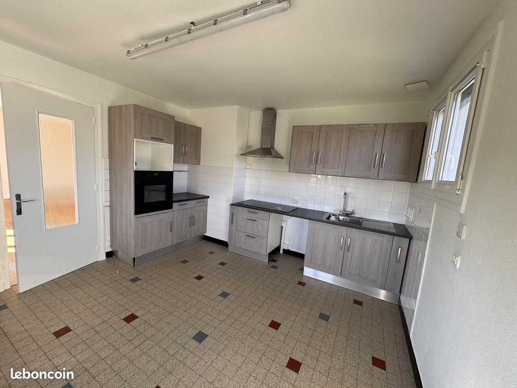 Maison à louer, 93m², Saint-André-le-Puy