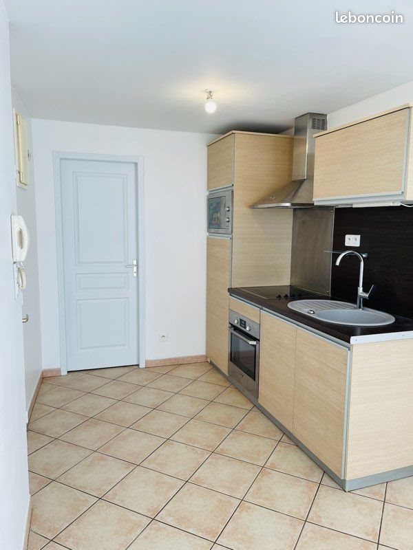 Appartement à louer, 30m², Pélissanne