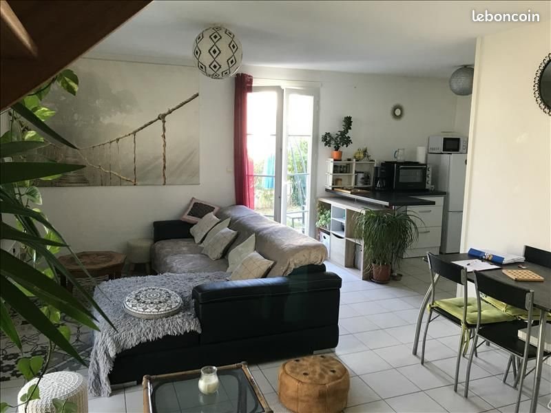 Appartement à louer, 66m², Saintes