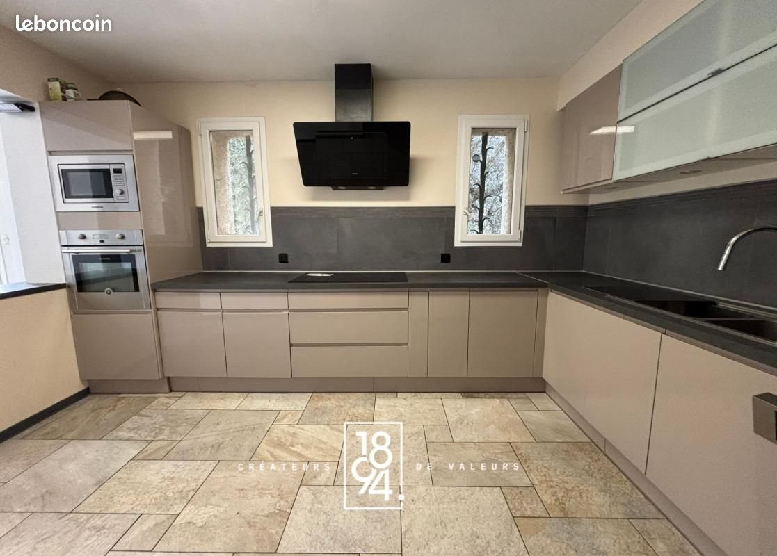 Maison à louer, 143m², Pertuis