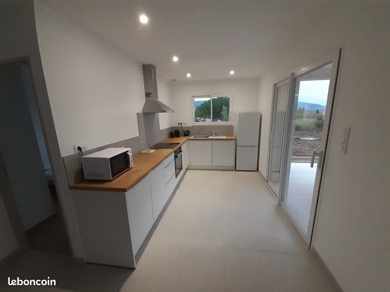 Maison à louer, 75m², Lussas