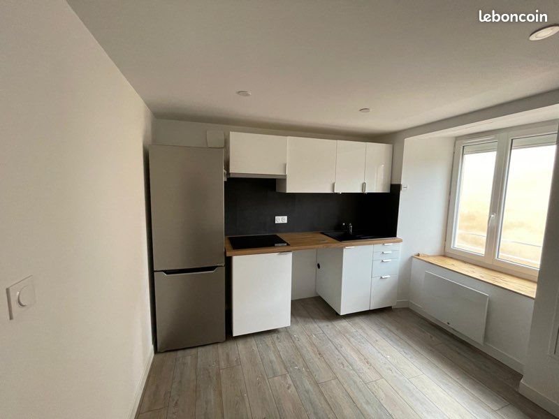 Appartement à louer, 71m², Noirétable