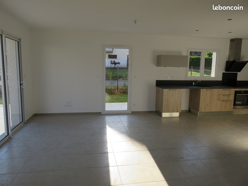 Maison à louer, 107m², Saint-Hilaire-de-Brens