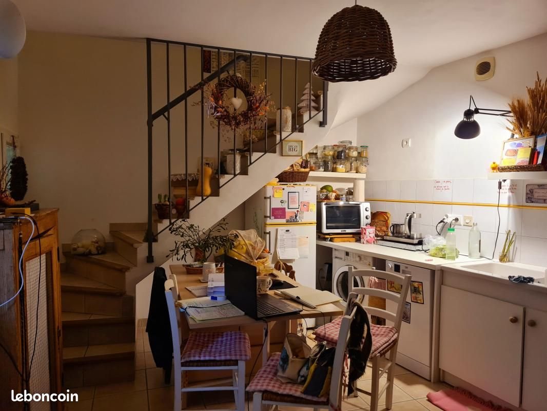 Appartement à louer, 60m², Estézargues