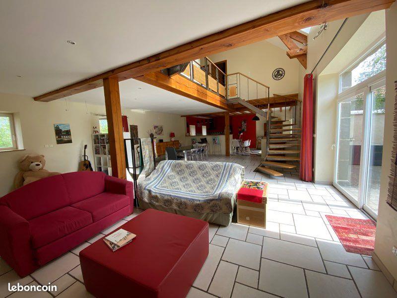 Maison à louer, 160m², Saint-Genès-Champanelle