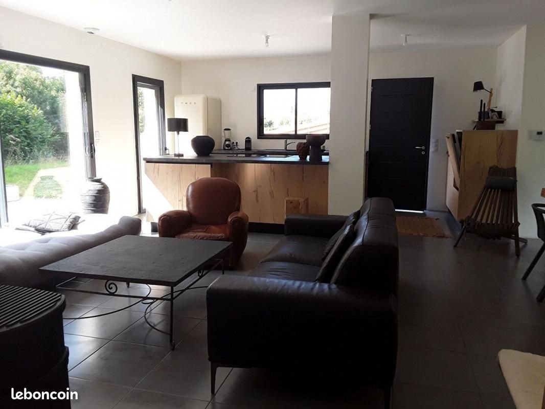 Maison à louer, 109m², Surville