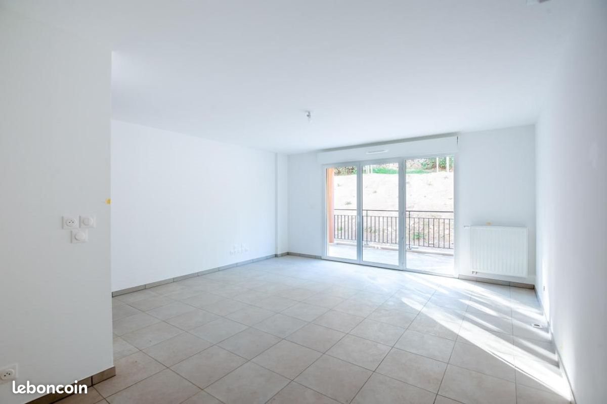 Appartement à louer, 45m², Lambesc