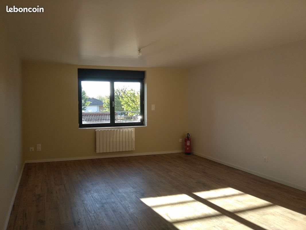 Appartement à louer, 75m², Servas