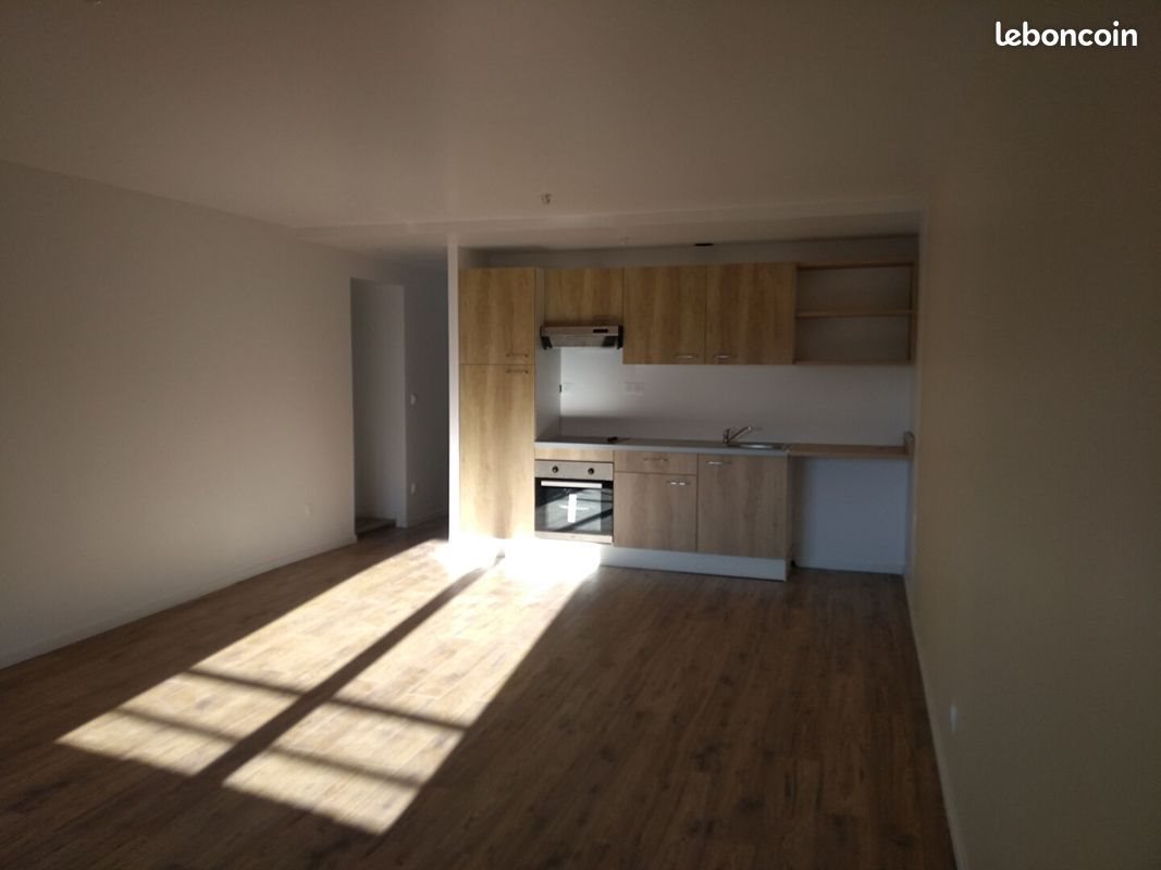 Appartement à louer, 75m², Servas