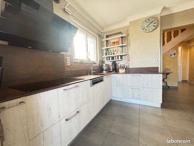 Maison à vendre, 204m², Saint-Genest-Lerpt