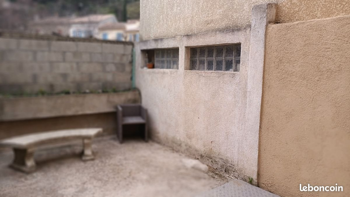 Appartement à louer, 16m², Simiane-Collongue