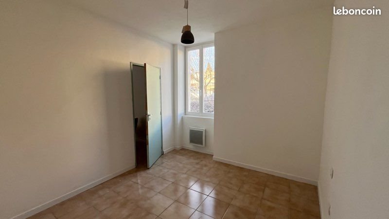 Appartement à louer, 33m², Nîmes