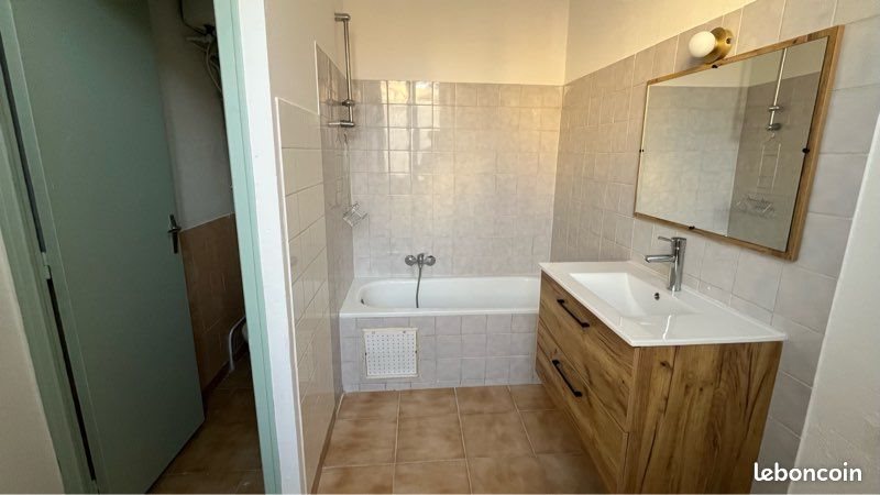 Appartement à louer, 33m², Nîmes