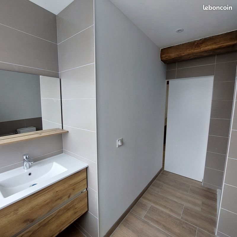 Appartement à louer, 46m², Ozan