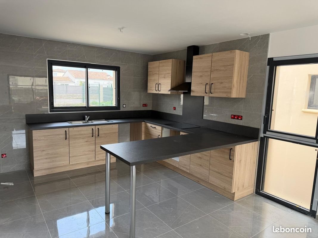 Maison à louer, 100m², Mas-Thibert