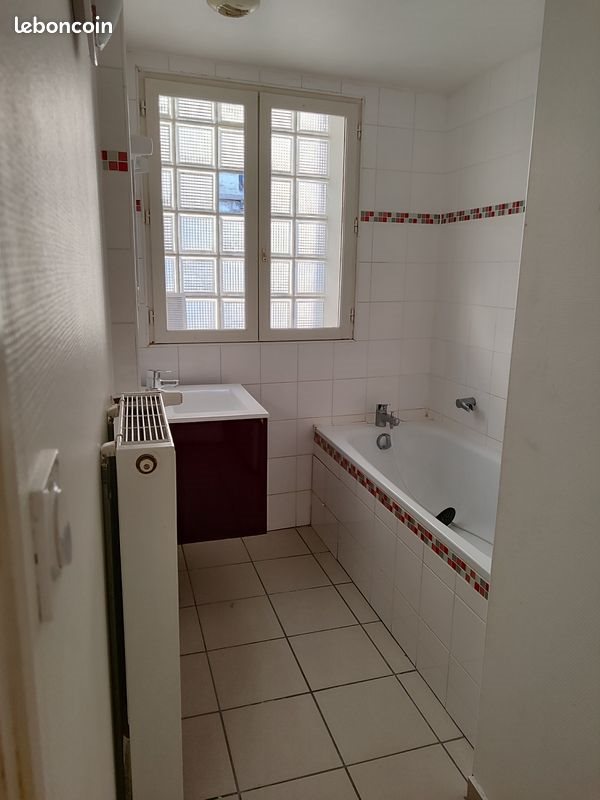 Appartement à louer, 75m², Givet