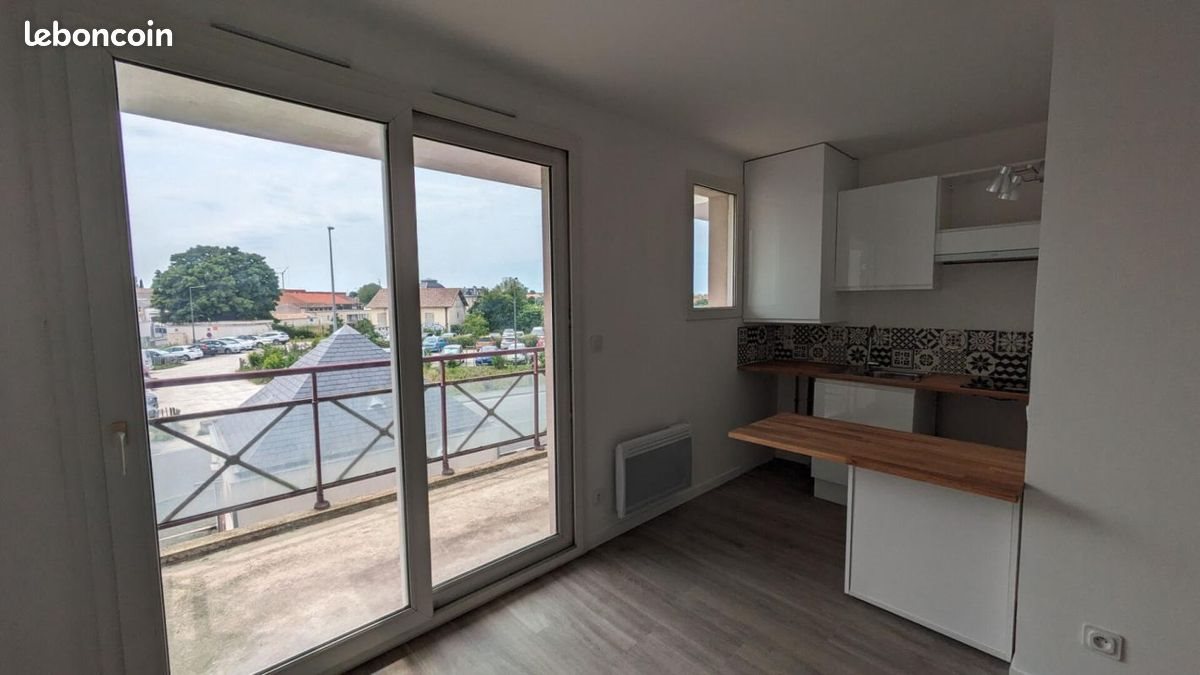 Appartement à louer, 19m², Rochefort