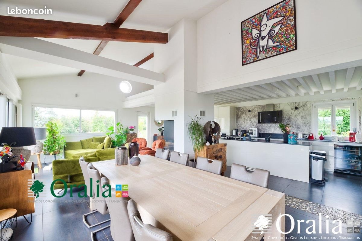 Maison à vendre, 325m², Saint-Genis-les-Ollières