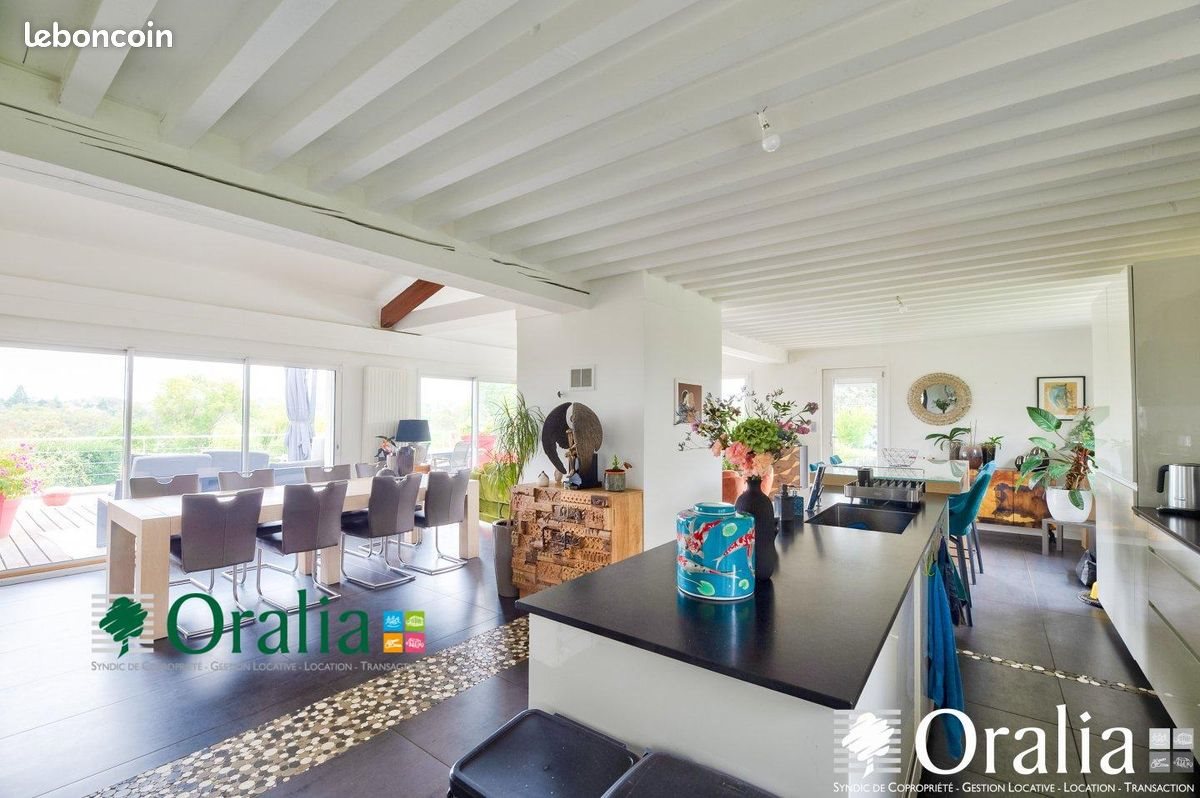 Maison à vendre, 325m², Saint-Genis-les-Ollières