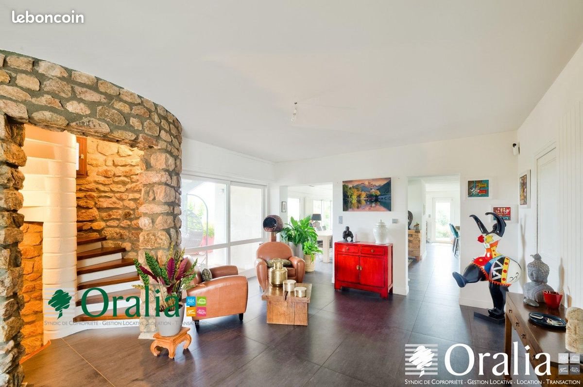 Maison à vendre, 325m², Saint-Genis-les-Ollières